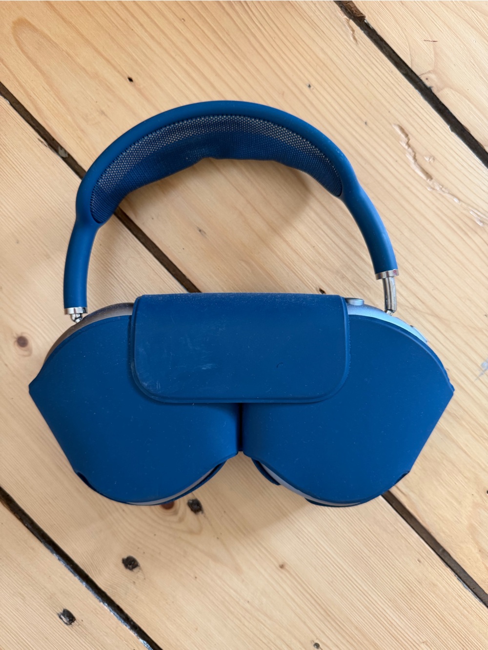 Apple Blue Over-Ear Headphones - Comfortable Wireless Headset